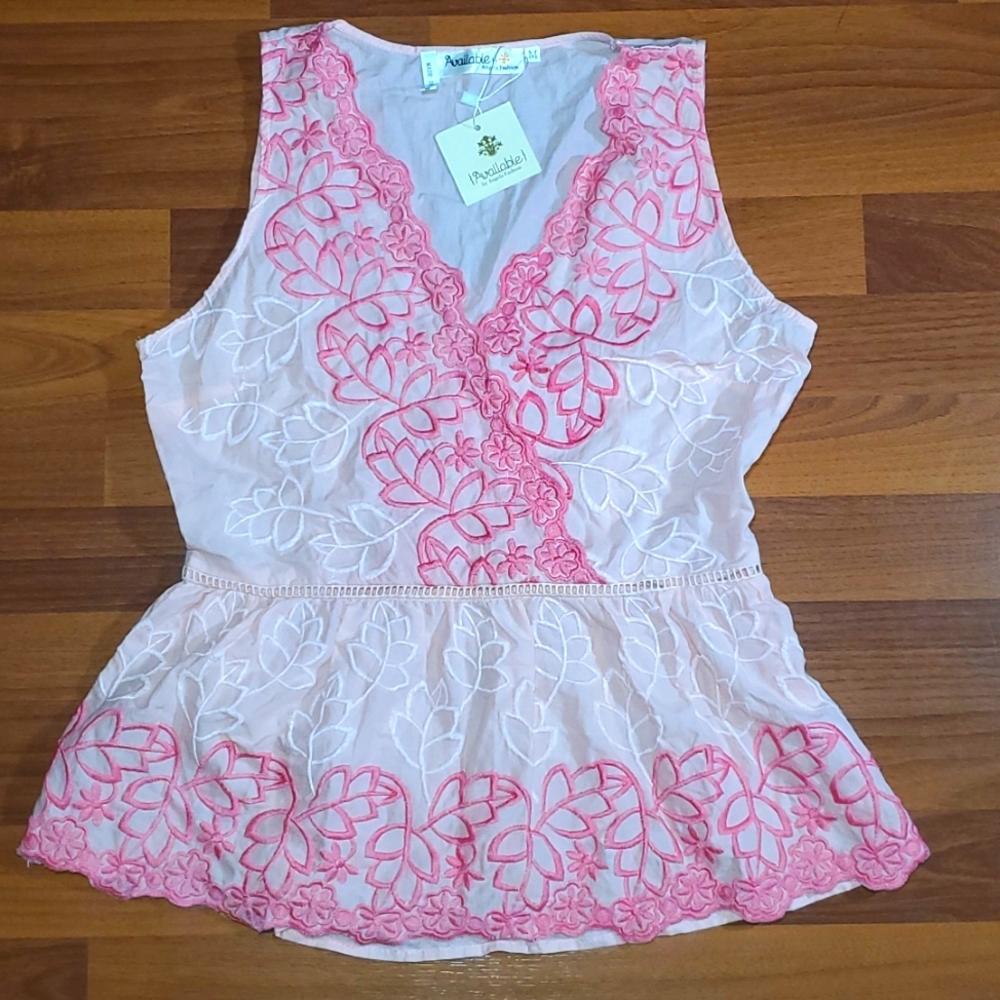 HP - Embroidered pink peplum top